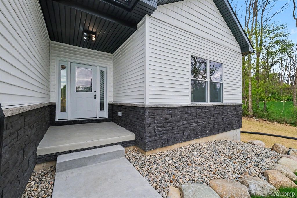 17311 Timber Creek, Rose township