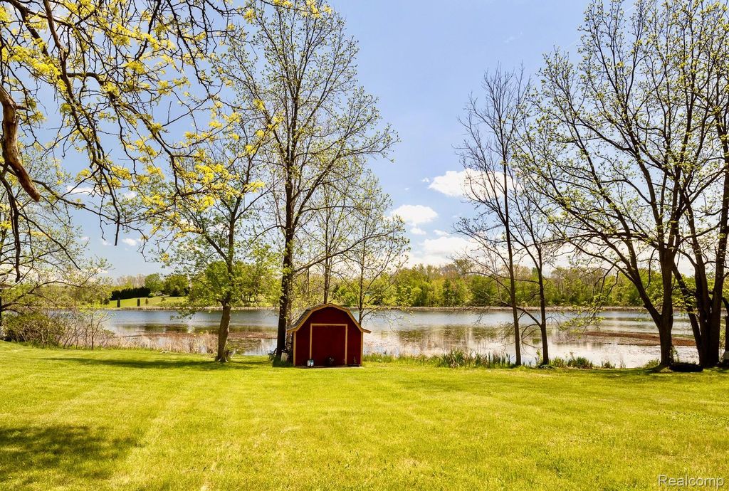 116 E Main Street, Forest township