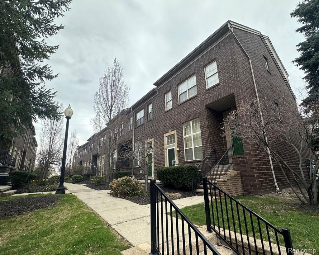 7 Georgetown, Dearborn