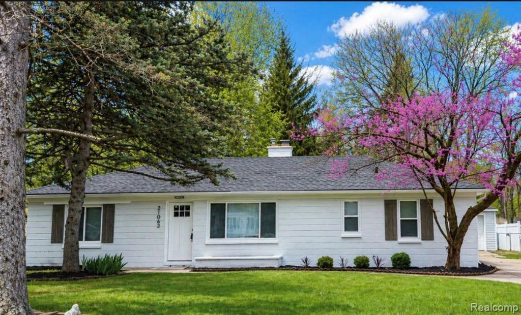 21063 Mada Avenue, Southfield city