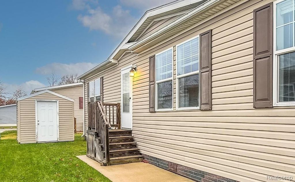 6267 Imperial Dr., Tyrone township