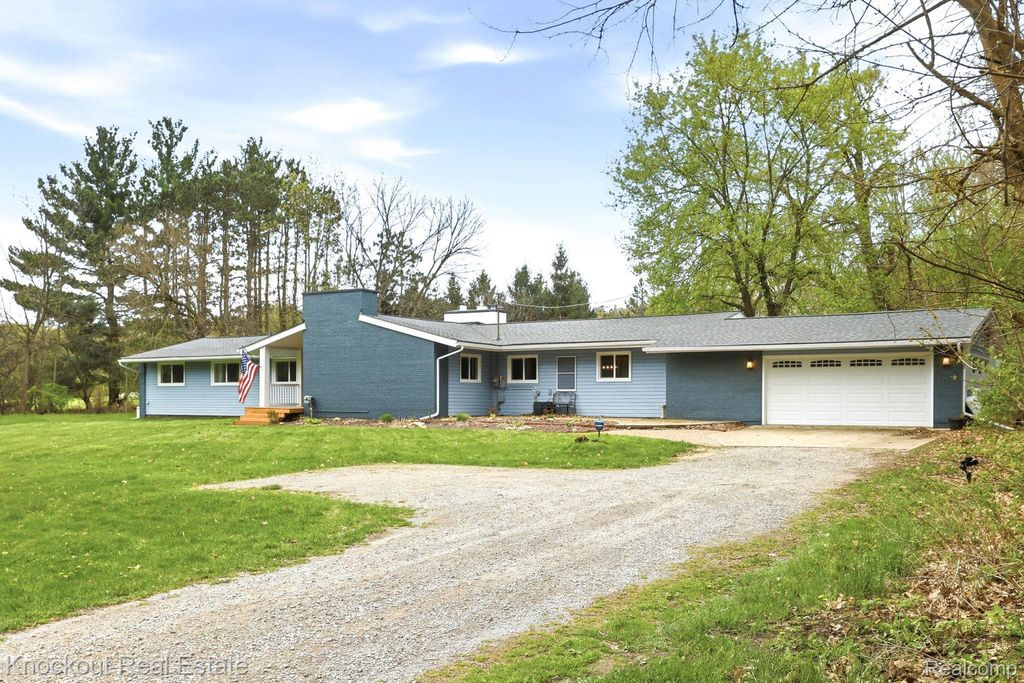 12452 Canada Road, Birch Run township