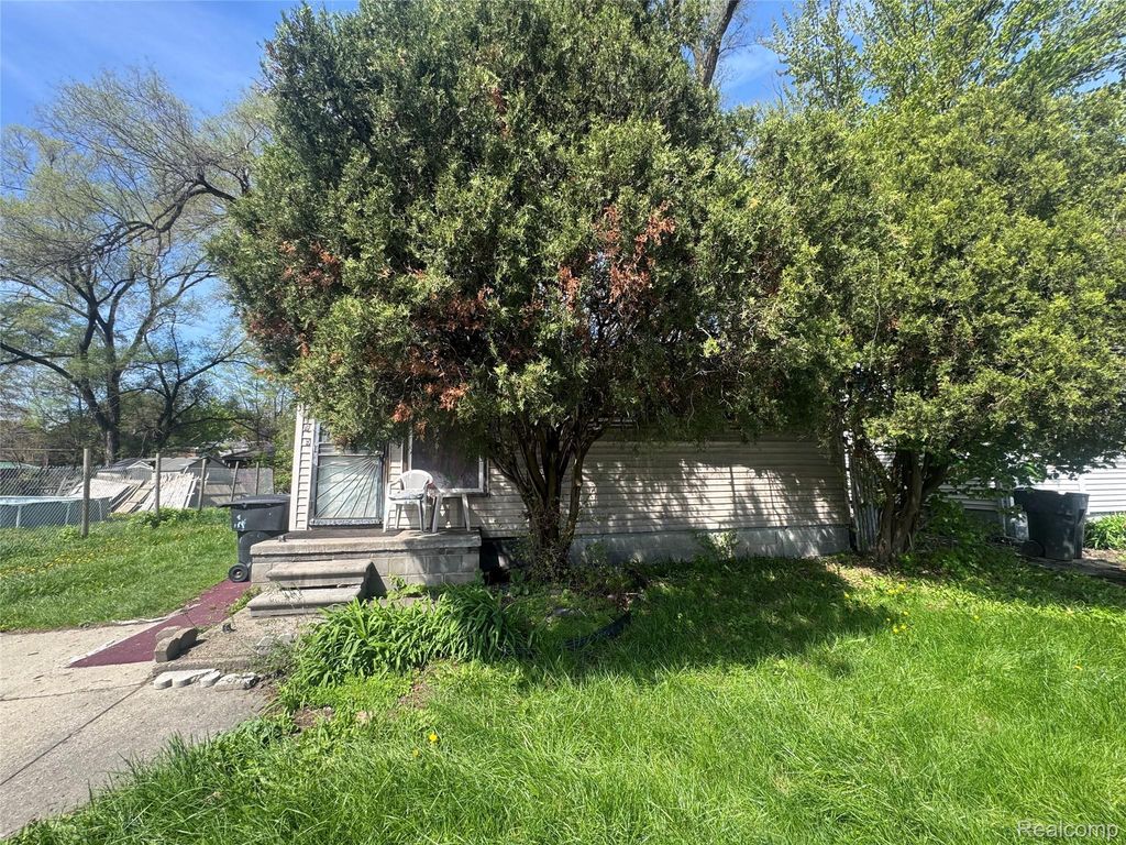 13595 Wyoming Avenue, Detroit city