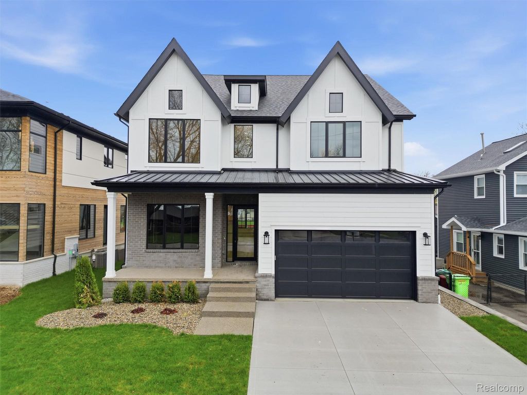41225 Belvidere Street, Harrison charter township