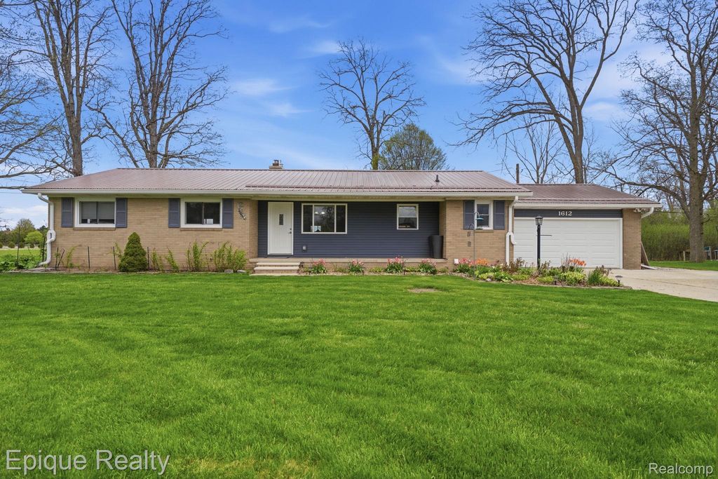 1612 Saint Marys Court, Hampton charter township