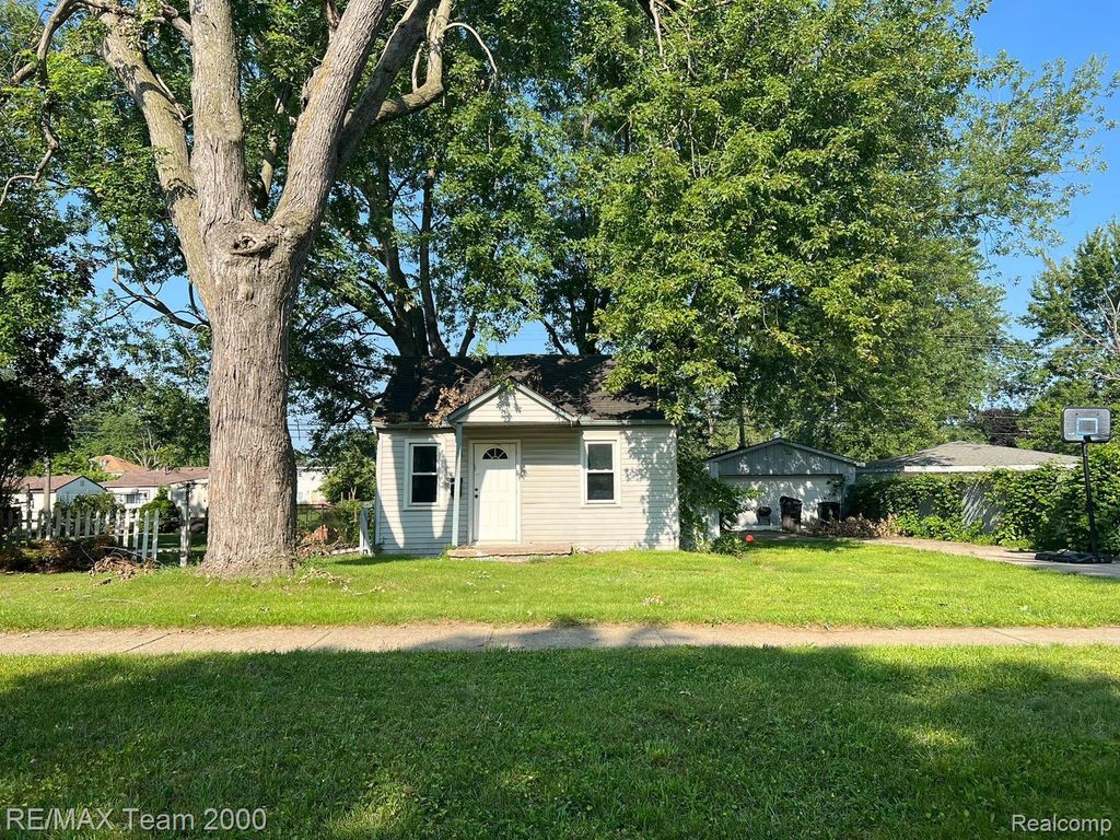 5970 John Daly Street, Taylor city