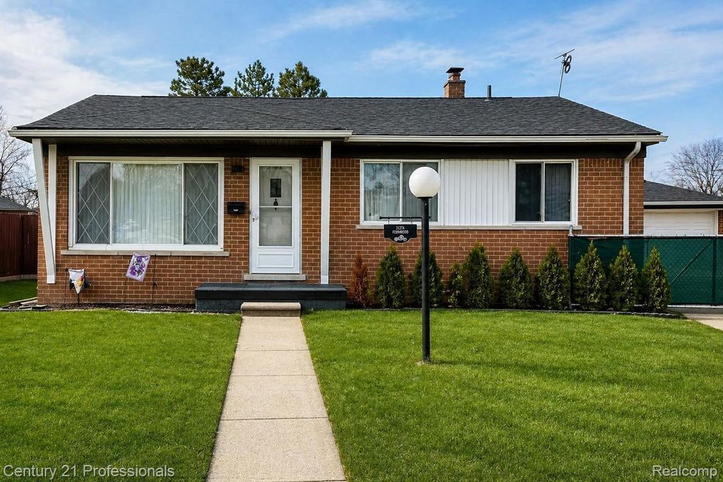 31274 Fernwood Street, Westland city