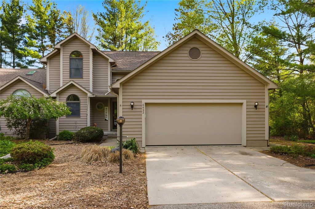 6432 Pinebrook Lane, Burton