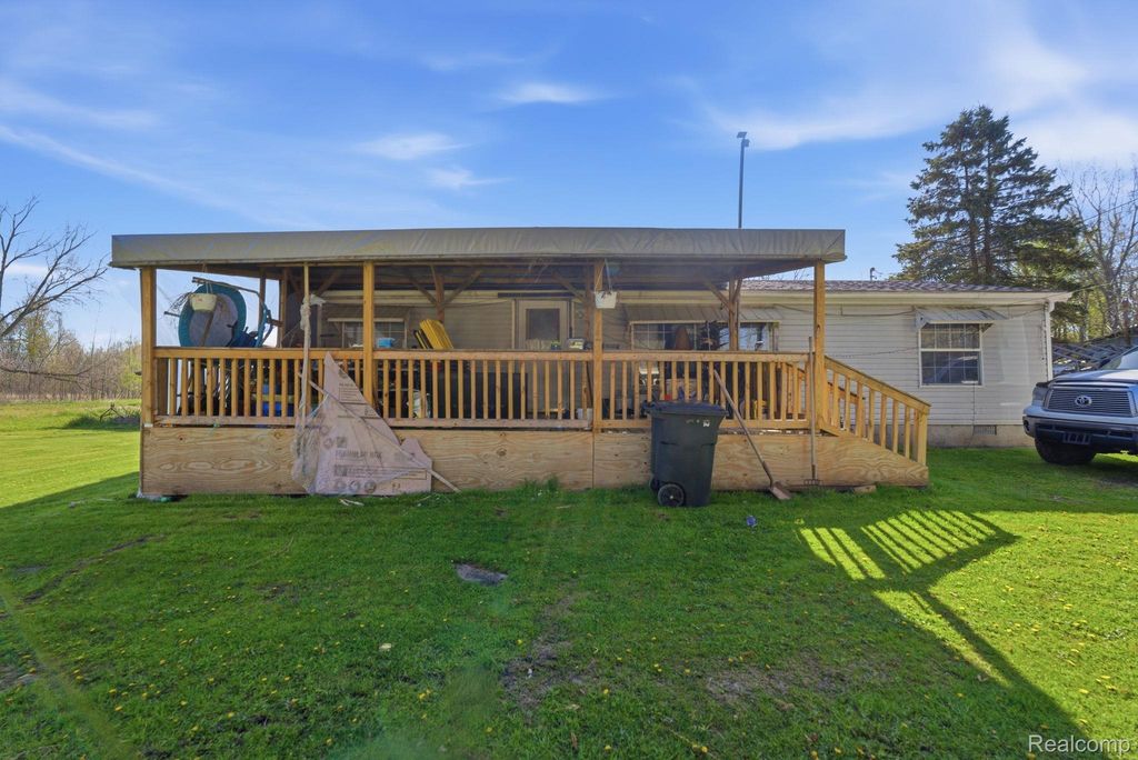 2905 S Plain Road, Wells township