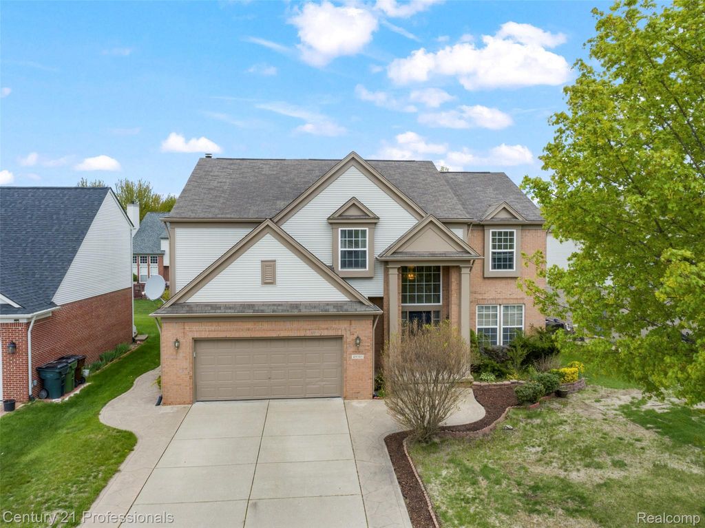 49385 Central Park E, Shelby charter township