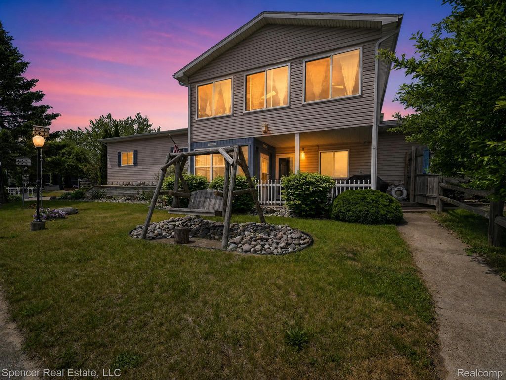 103 Harbor Street, Au Sable charter township