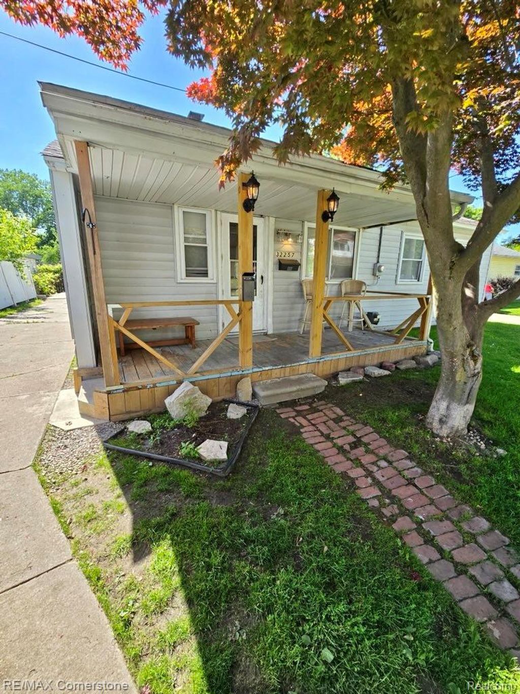 32257 Oscoda Court, Westland city