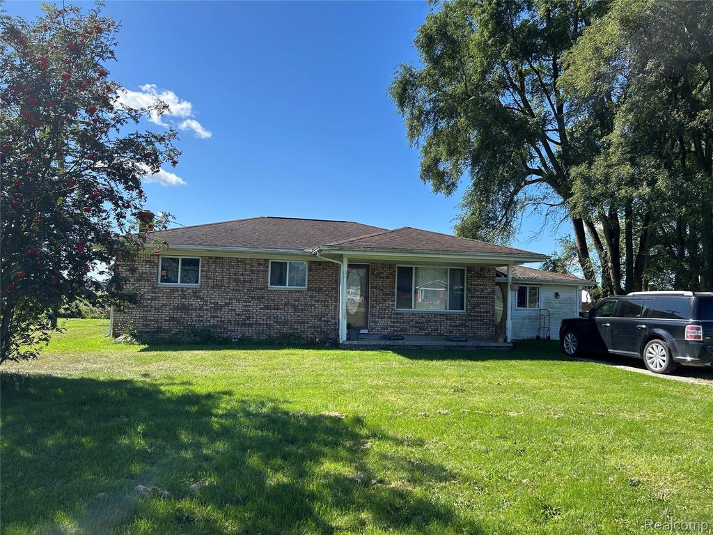 16401 Almont Road, Berlin township