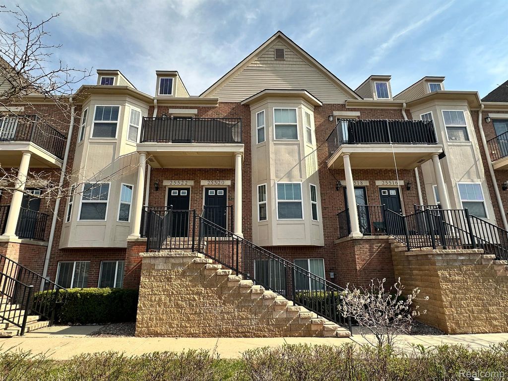 25520 Portico Lane, Novi city