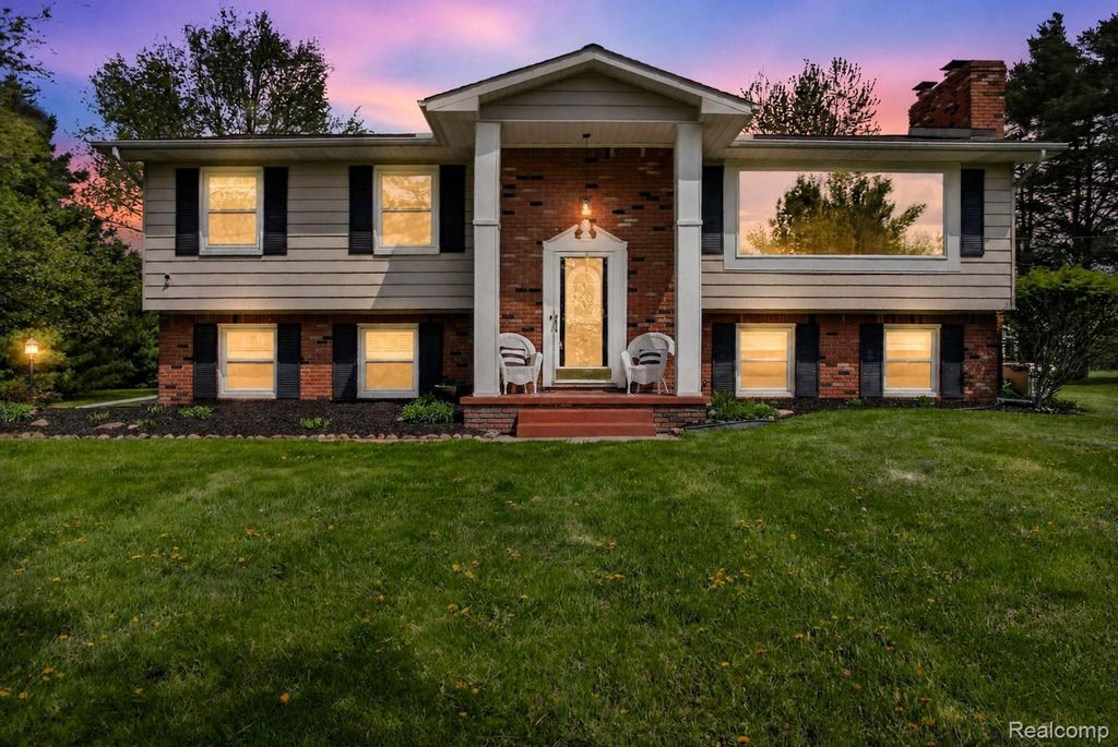 1180 N Hurd Road, Ortonville