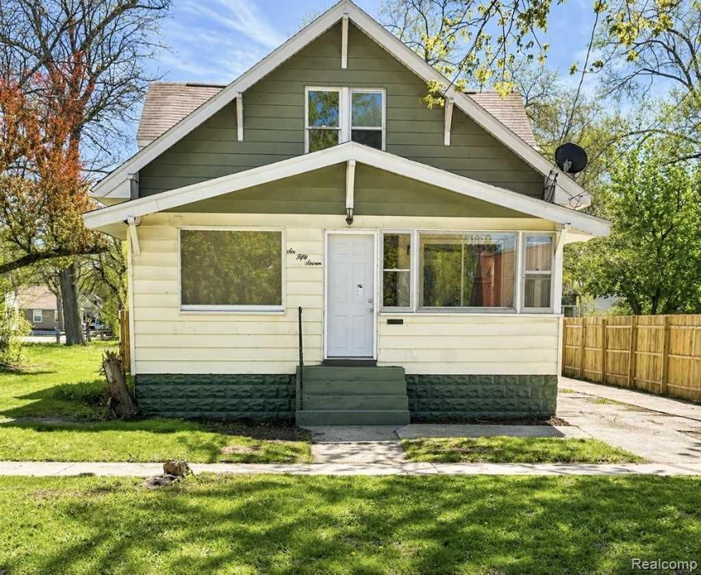 657 Allen Avenue, Muskegon city