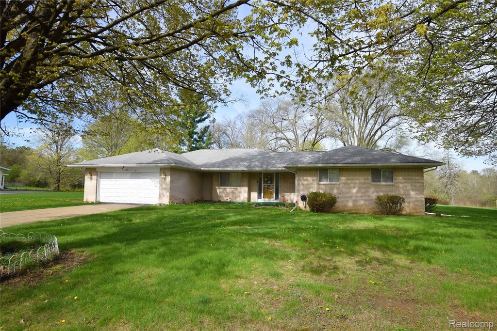 1455 Sun Terrace Drive, Flint charter township