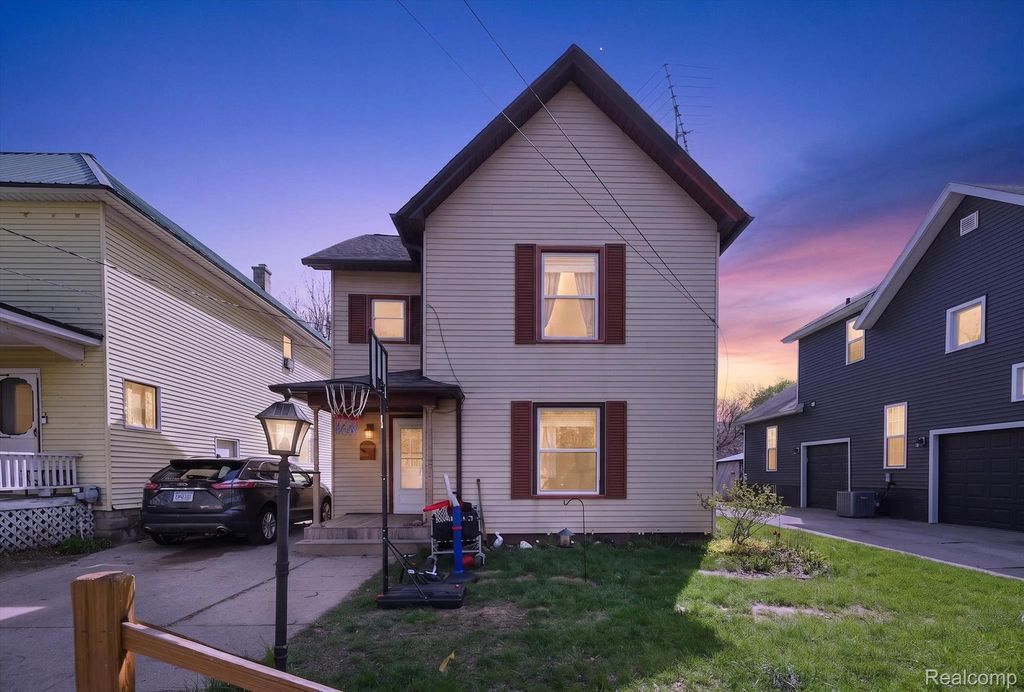 412 N Hickory Street, Owosso city