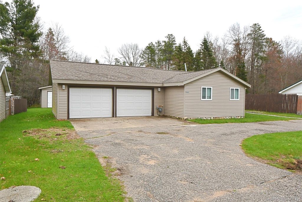 10865 Johnston Boulevard, Richfield township