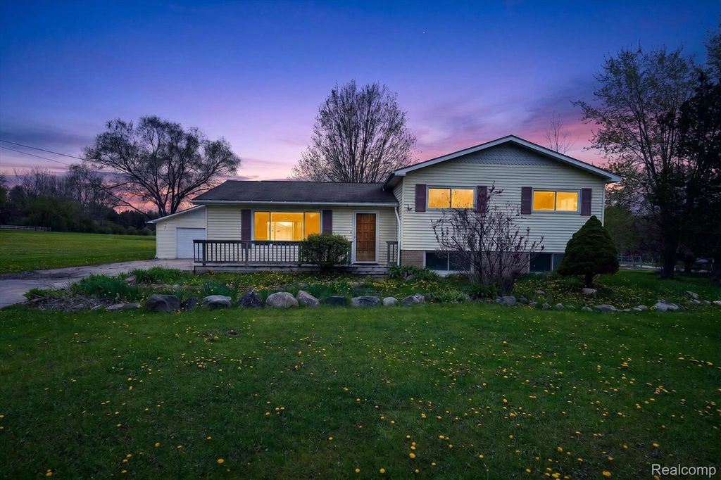 5457 E Frances Road, Thetford township