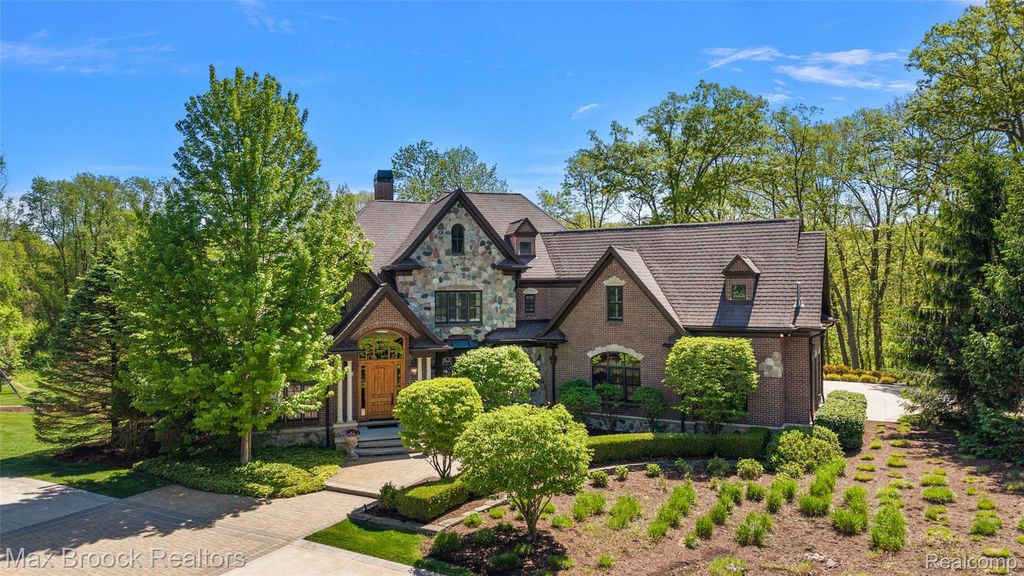 9716 Hadley Road, Clarkston