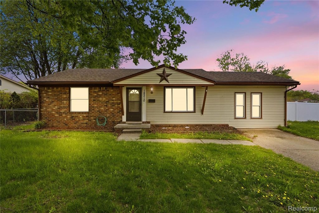 18210 Winwood Avenue, Brownstown charter township