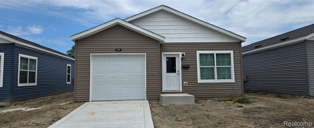 7551 Packard Ave, Warren city