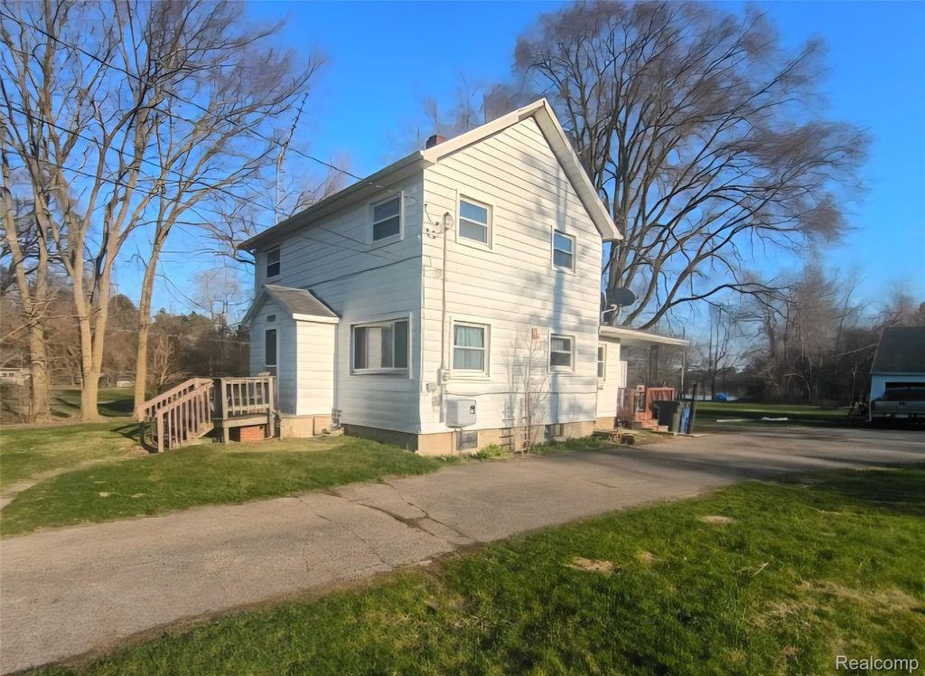 3310 E Pierson Road, Genesee charter township