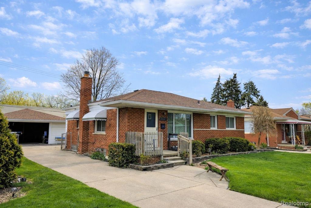 24245 Prairie Lane, Warren city