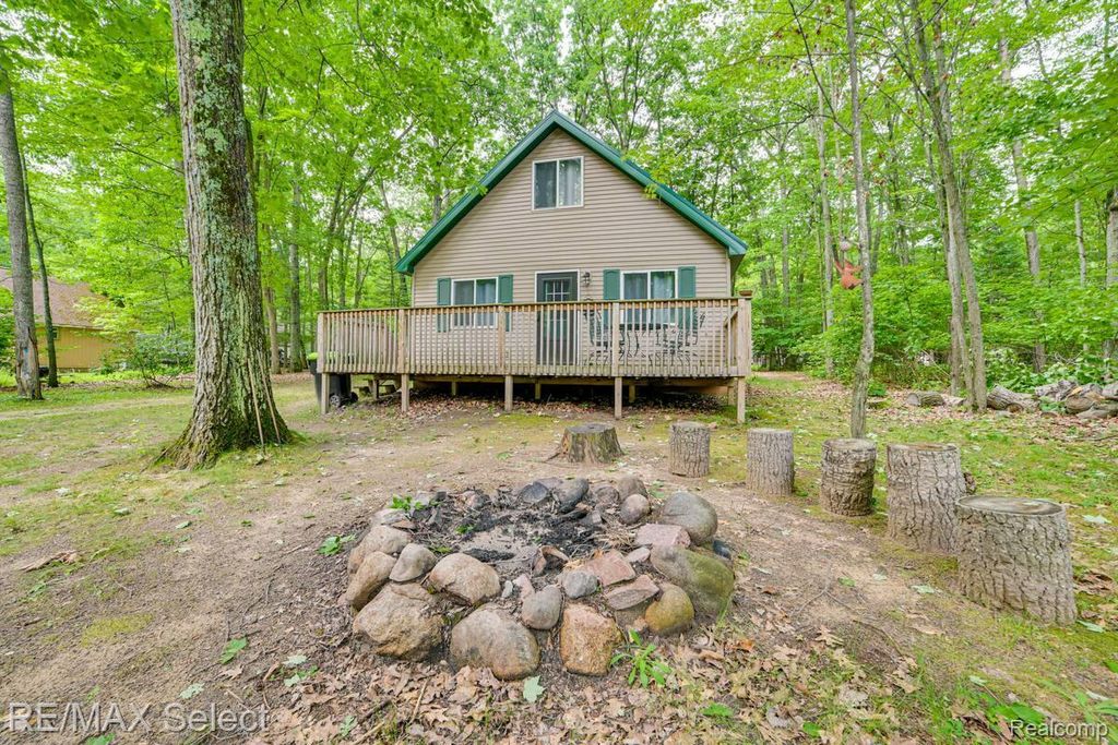 517 Monroe Boulevard, Gerrish township