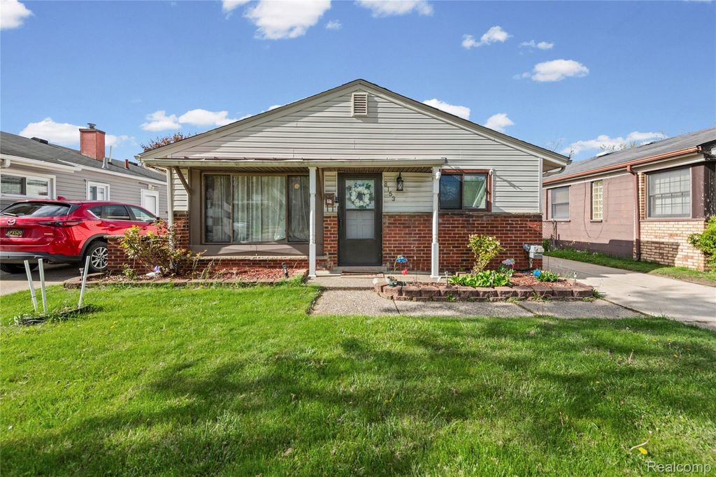 8153 Dale, Center Line