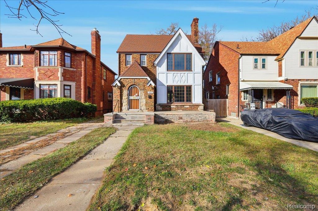 18961 Pennington Drive, Detroit city