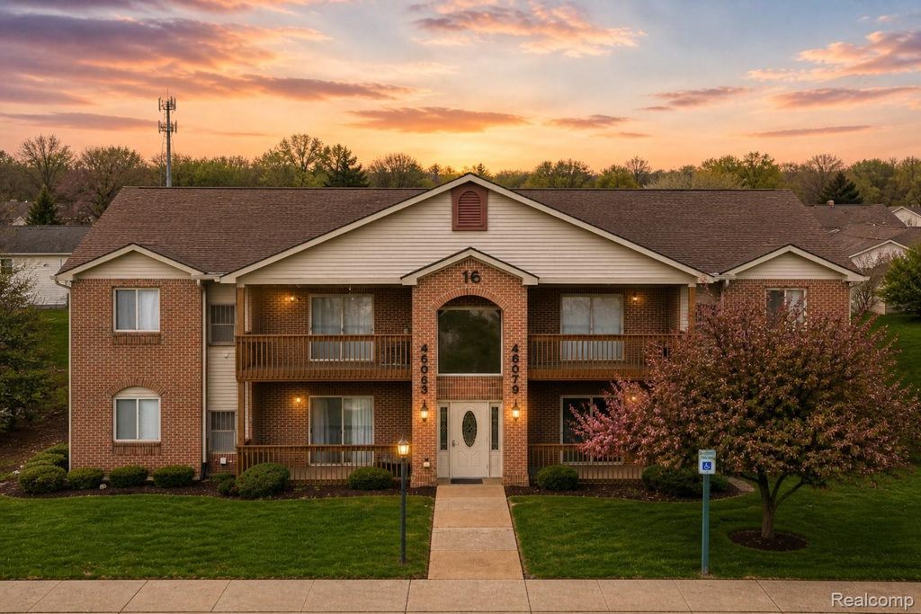 46075 Tallgrass Court, Van Buren