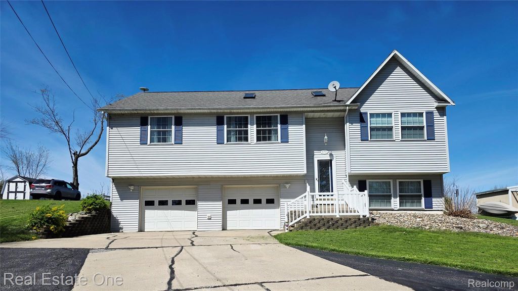 8751 Highland Ave Road, Watervliet city
