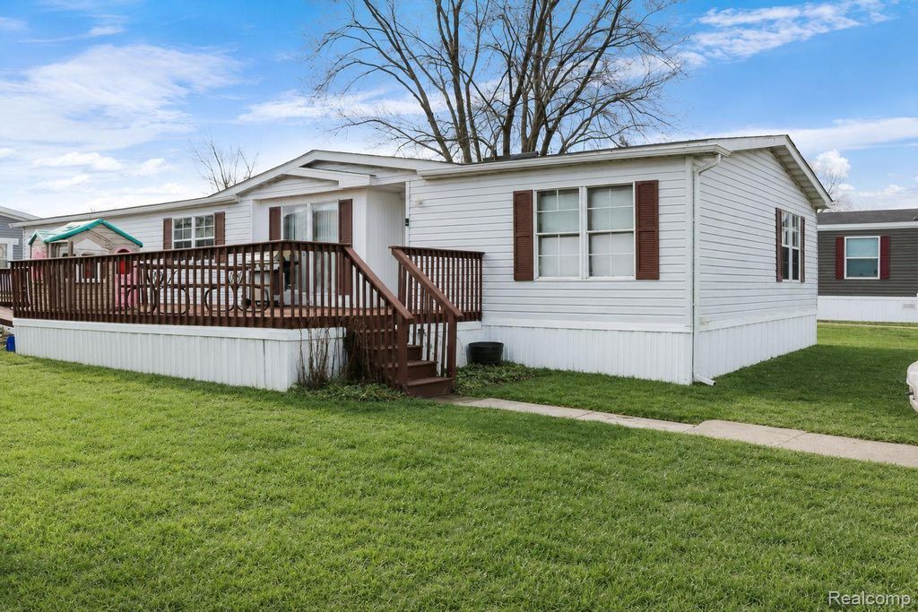29193 Hazelwood, Huron charter township