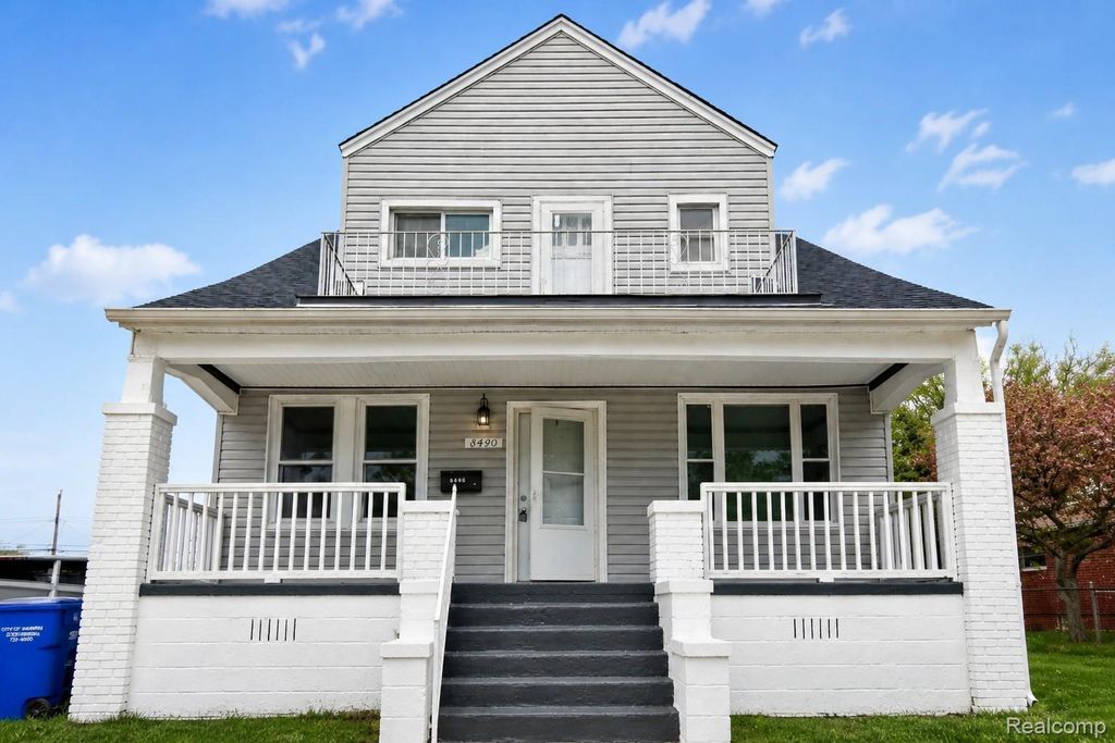 8469 Westminster Avenue, Warren city