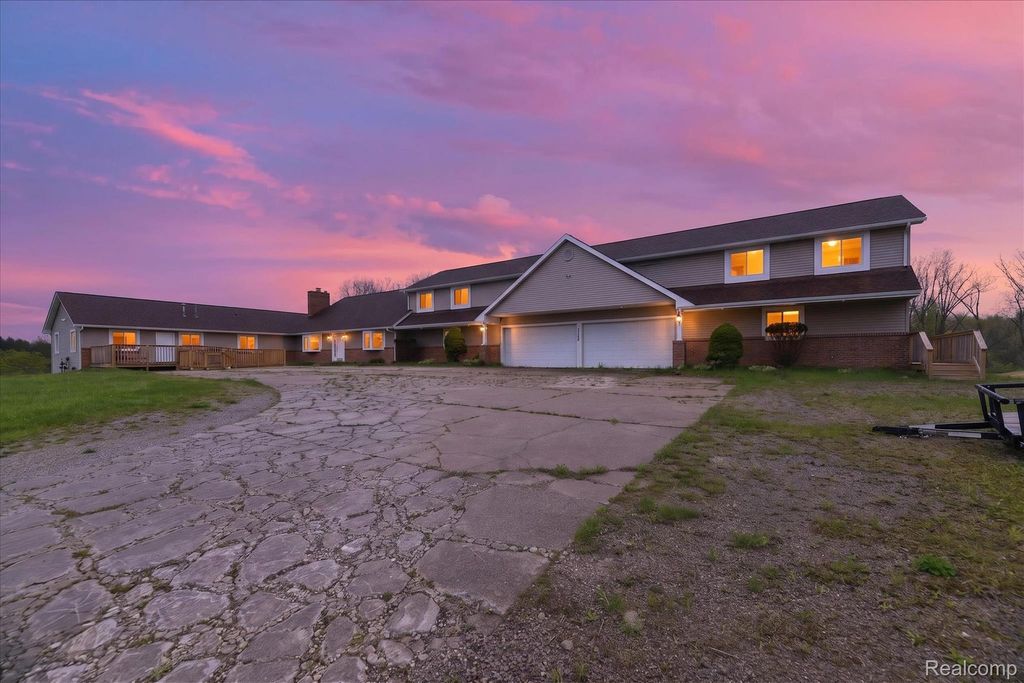 11280 Hegel Road, Atlas township