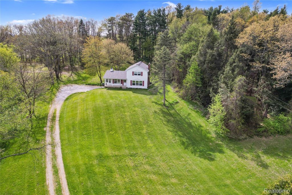 2300 Old Plank Road, Milford charter township