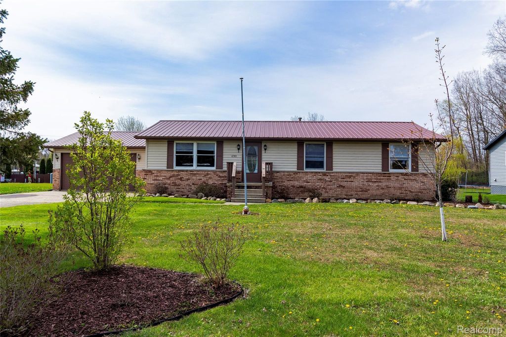 6761 Lorraine Street, Marlette city