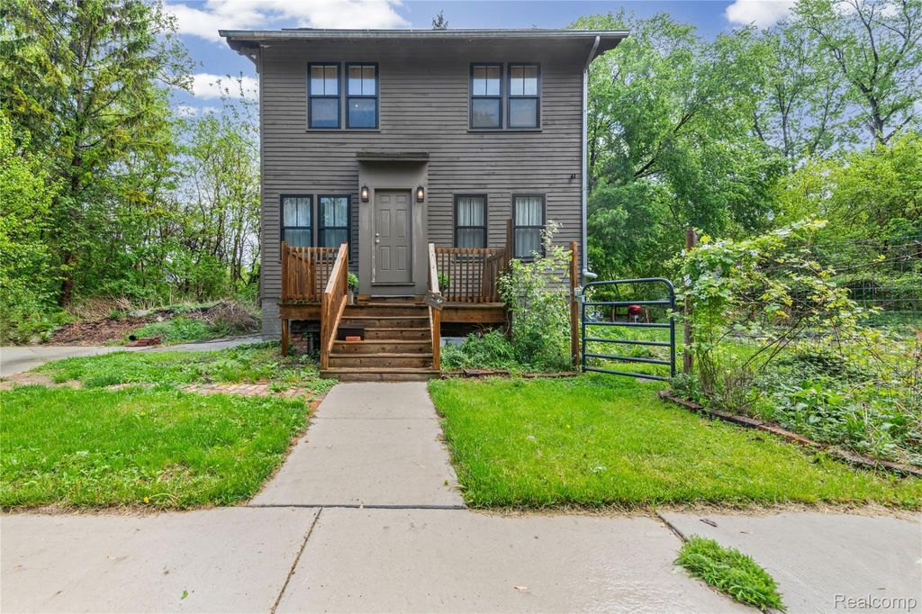 432 Manistique, Detroit
