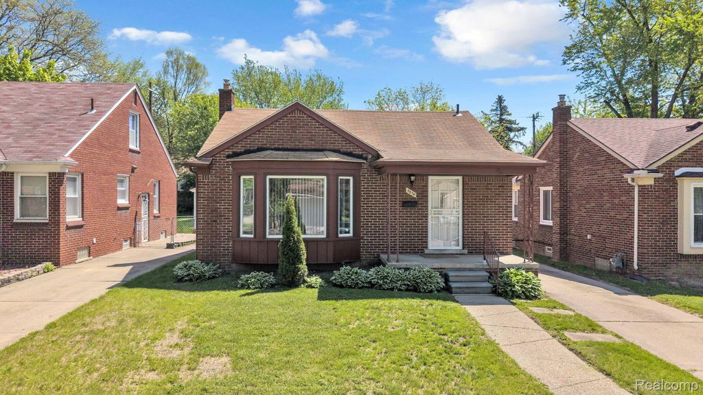 9578 Grayfield, Redford charter township
