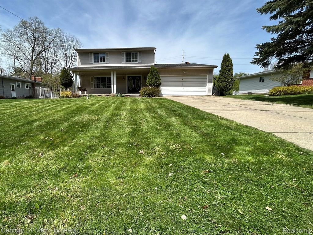 1124 Trotwood Lane, Flint