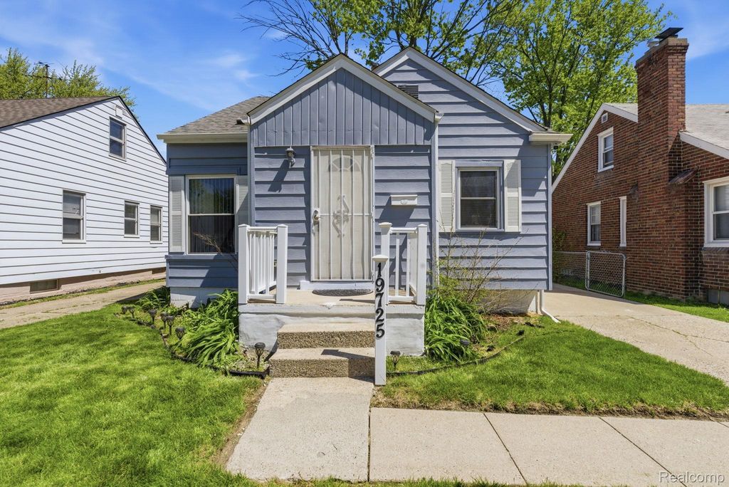 19725 Kingsville Street, Harper Woods city