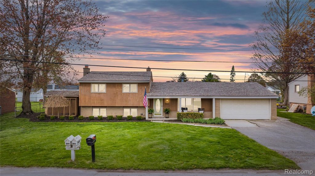38027 Mallast Street, Harrison charter township