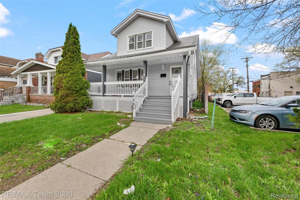 7121 Pinehurst Street, Dearborn city