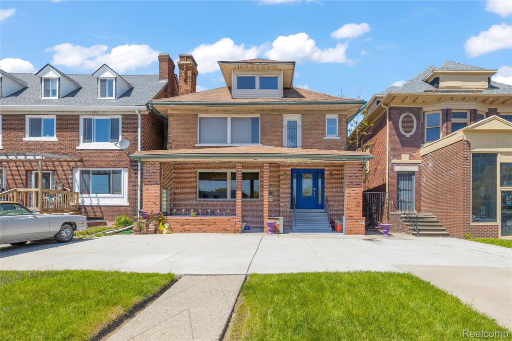 2425 W Grand Boulevard, Detroit city