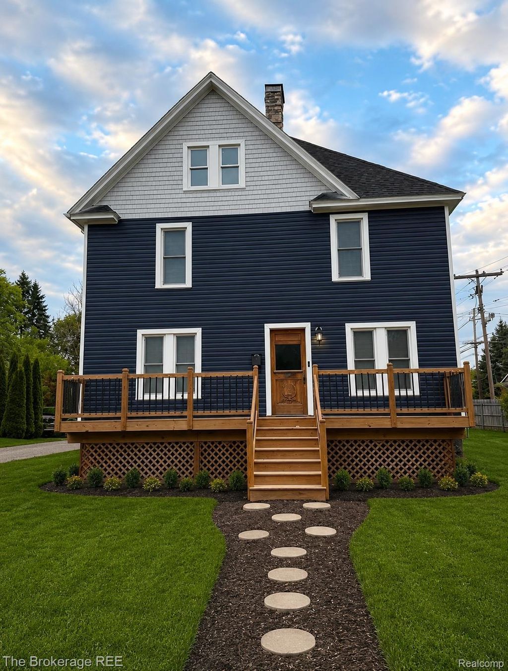 11 1st Street, Oxford village