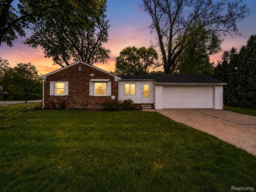 2423 Crooks Road, Royal Oak city