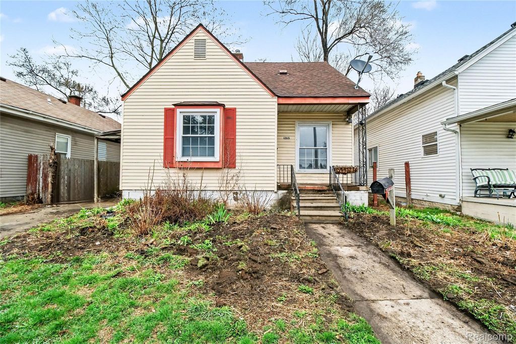 1205 E Muir Avenue, Hazel Park city