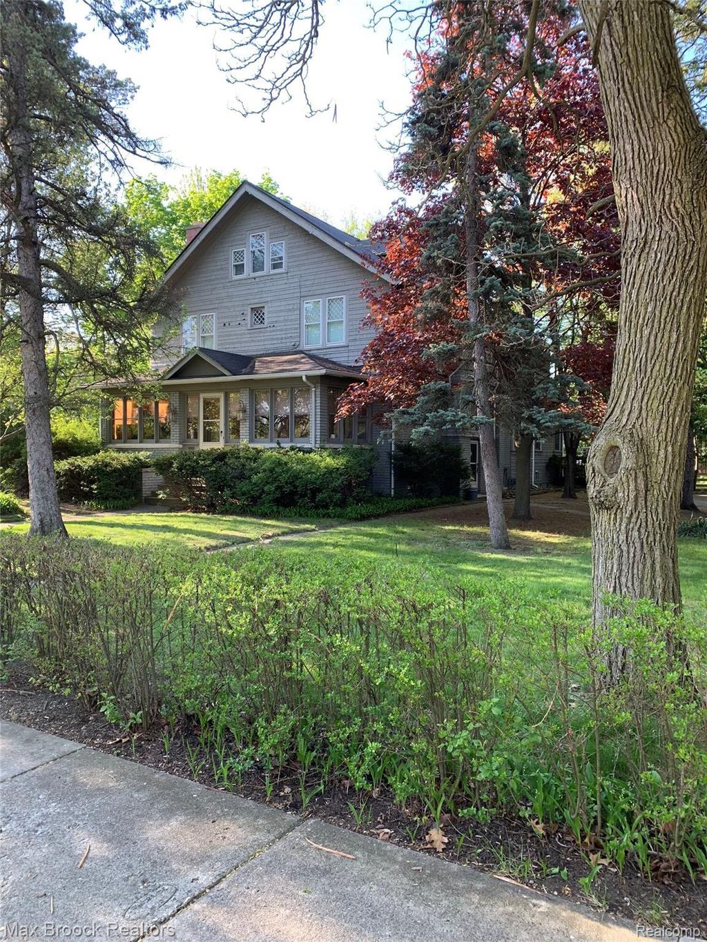 11 Poplar Park Boulevard, Pleasant Ridge city